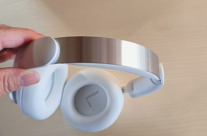 Space Q45のヘッドバンドがアルミニウム合金のヒンジで綺麗。しかもしなやか。