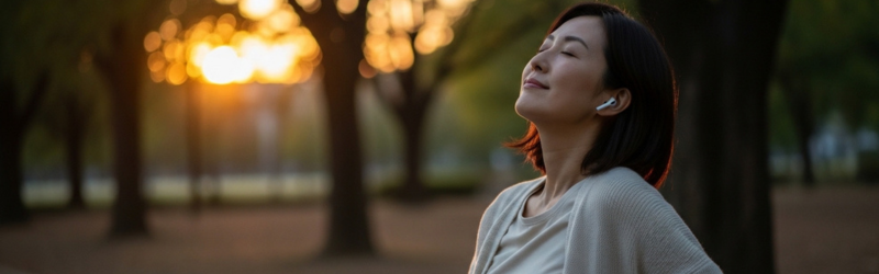 自分に合ったオーディブルスタイルを見つけて「聴く読書」を楽しむ女性