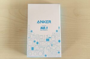 Ankerの「Zolo USB-C & USB-C ケーブル (240W)」外箱イメージ。青と白で清潔感がある。